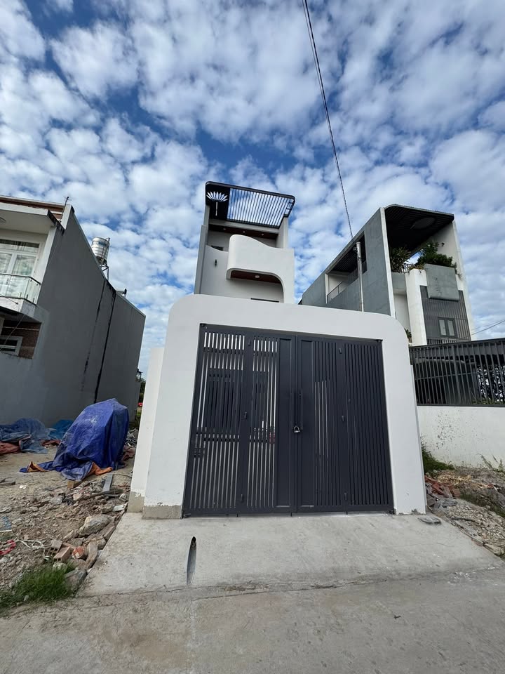 Nhà 3 tầng hẻm Nguyễn Đức Thuận, Quận 12, 105m² - Chính chủ bán gấp!