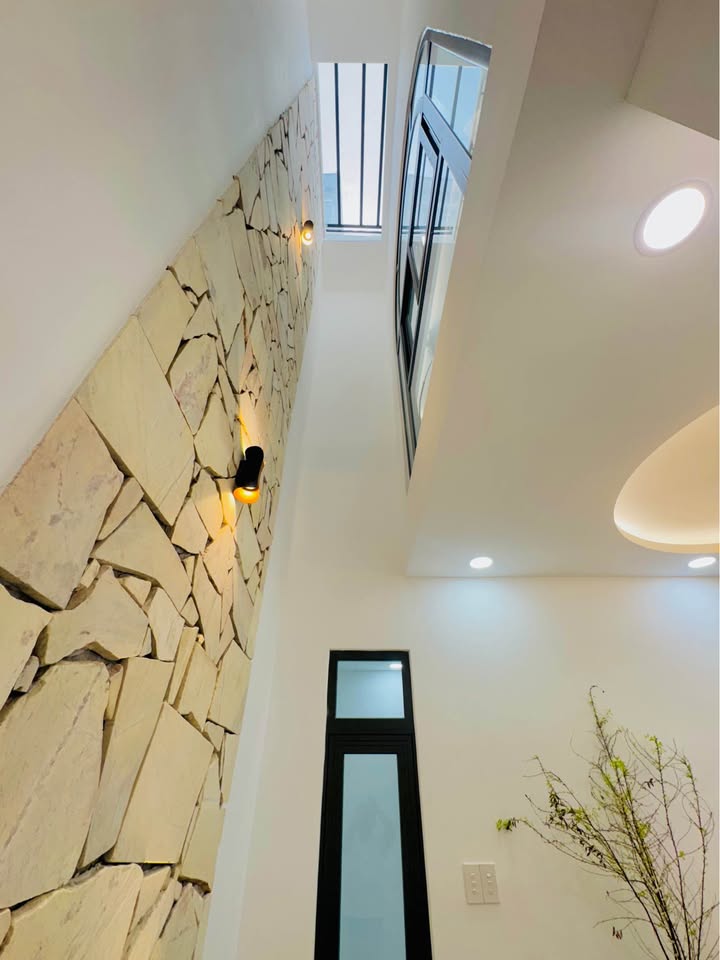 Nhà riêng Gò Vấp 72m² giá 5.9 tỷ - Thiết kế thông thoáng và tiện nghi!