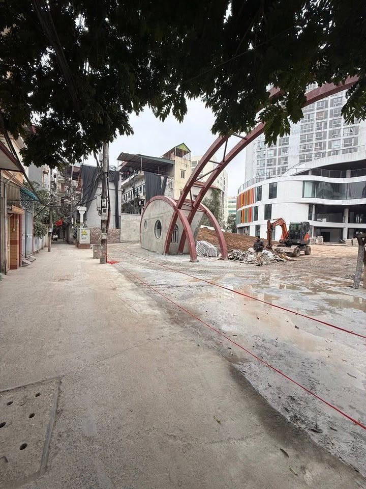 Nhà phố Võ Chí Công Cầu Giấy 35m² giá 9 tỷ - Tiện ích xung quanh đẳng cấp