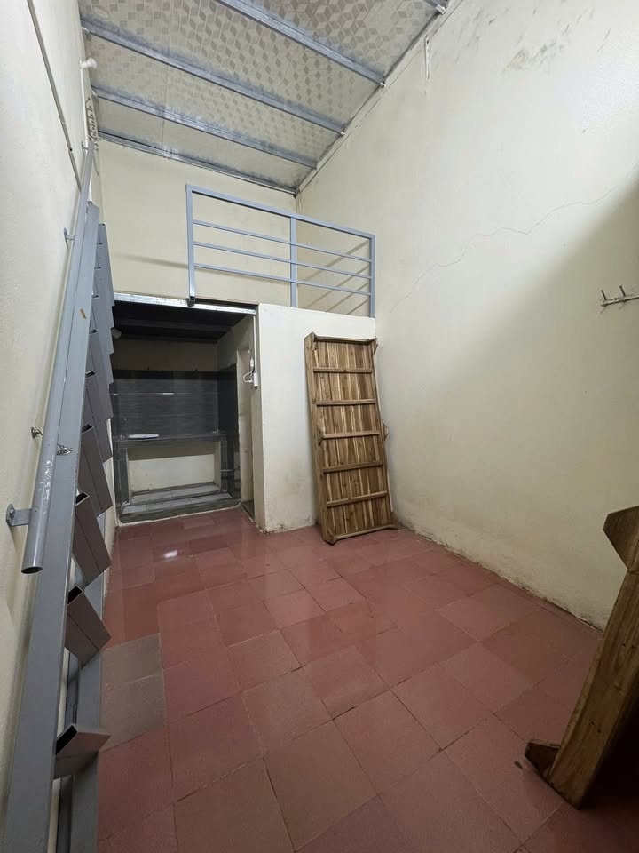 Cho thuê phòng trọ tiện nghi tại Hoàng Văn Thụ, 20m² chỉ 1.6 triệu/tháng - Vào ở ngay!