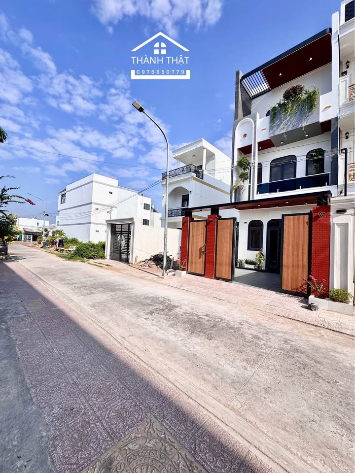 Nhà phố 2 tầng mặt tiền đường Rạch Bạch Nha, Mỹ Tho, 88m² - Giá tốt, thương lượng chính chủ!