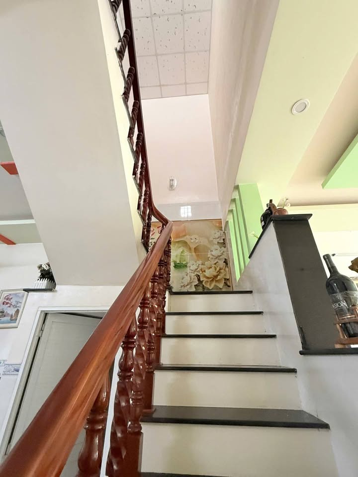 Nhà 1 Trệt 1 Lầu KDC Tây Hồ - 56m² chỉ 2.4 tỷ - Cách chợ chỉ 350m!