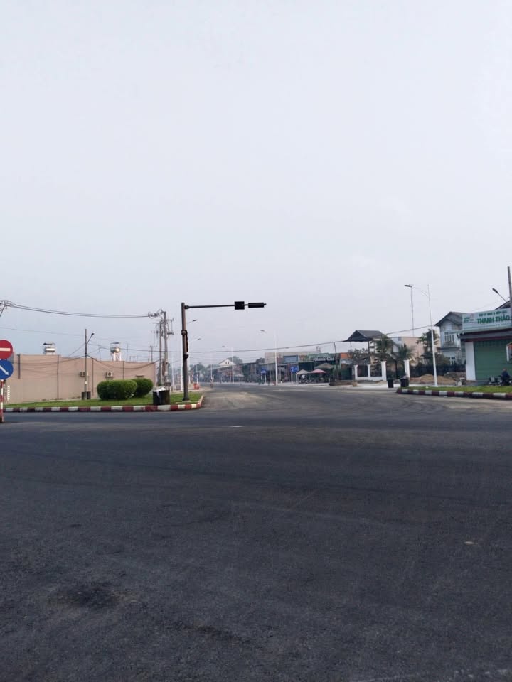 Nhà mặt tiền Phạm Hùng, Hòa Thành, 320m² giá 4.3 tỷ - Lô góc đẹp, vị trí đắc địa!