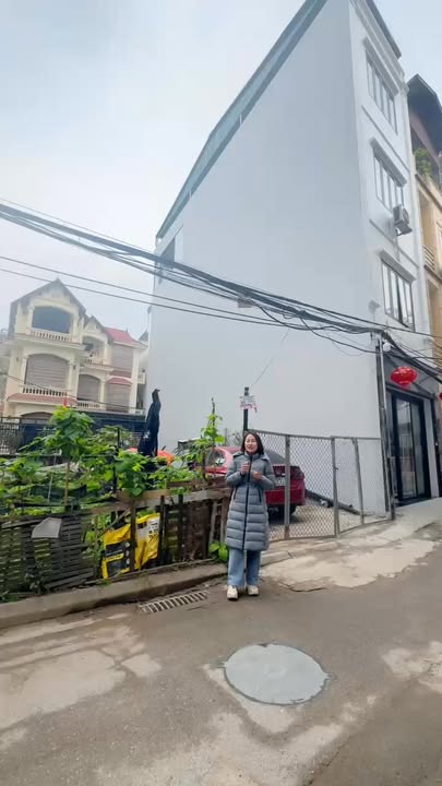 Đất thổ cư Thạch Bàn 68m² giá 11.56 tỷ - Mặt ngõ ô tô, sổ đỏ chính chủ!