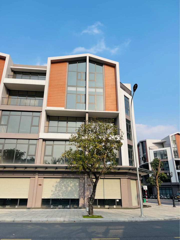 Shophouse 2 mặt tiền Huyện Văn Giang 100m² giá 14.5 tỷ - Cần bán gấp trước Tết!