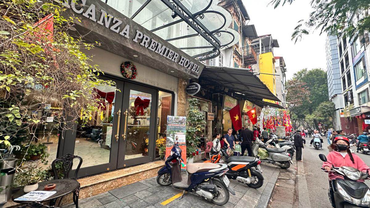 Nhà mặt phố Hàng Vải, Quận Hoàn Kiếm, 60m² giá 42.8 tỷ - Kinh doanh sầm uất ngay tại ngã tư!