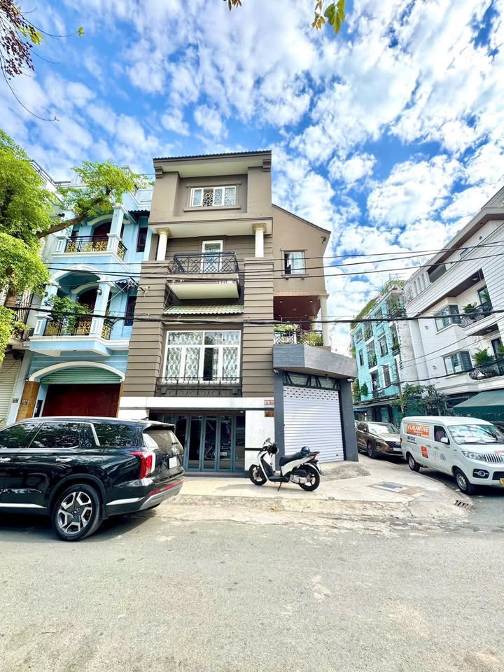 Biệt thự góc 2 mặt tiền Gò Vấp 136m² giá 22 tỷ - Vị trí kinh doanh đắc địa!