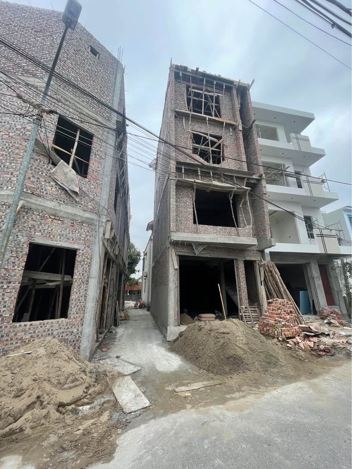 Bán gấp FrontHouse 4 tầng mặt đường Đồng Lập, 43m² - Ô tô đỗ cửa ngay!