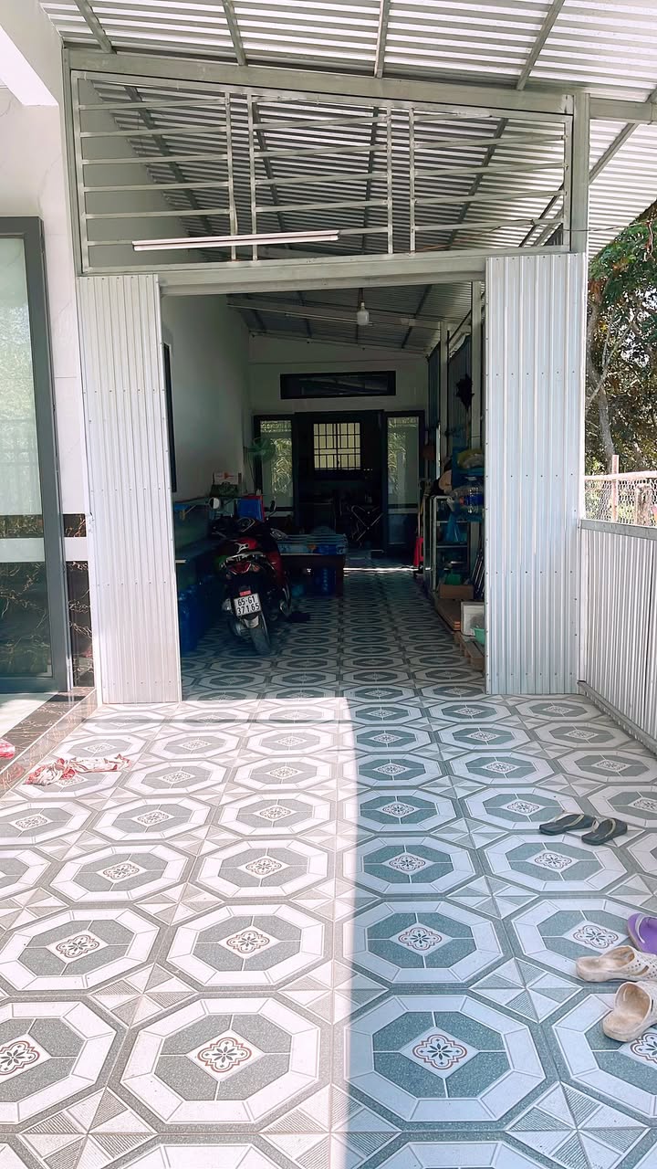 Đất và nhà cấp 4 tại ấp Mỹ Phụng, xã Mỹ Khánh, 217m² giá 1.5 tỷ - Sẵn sàng vào ở ngay!