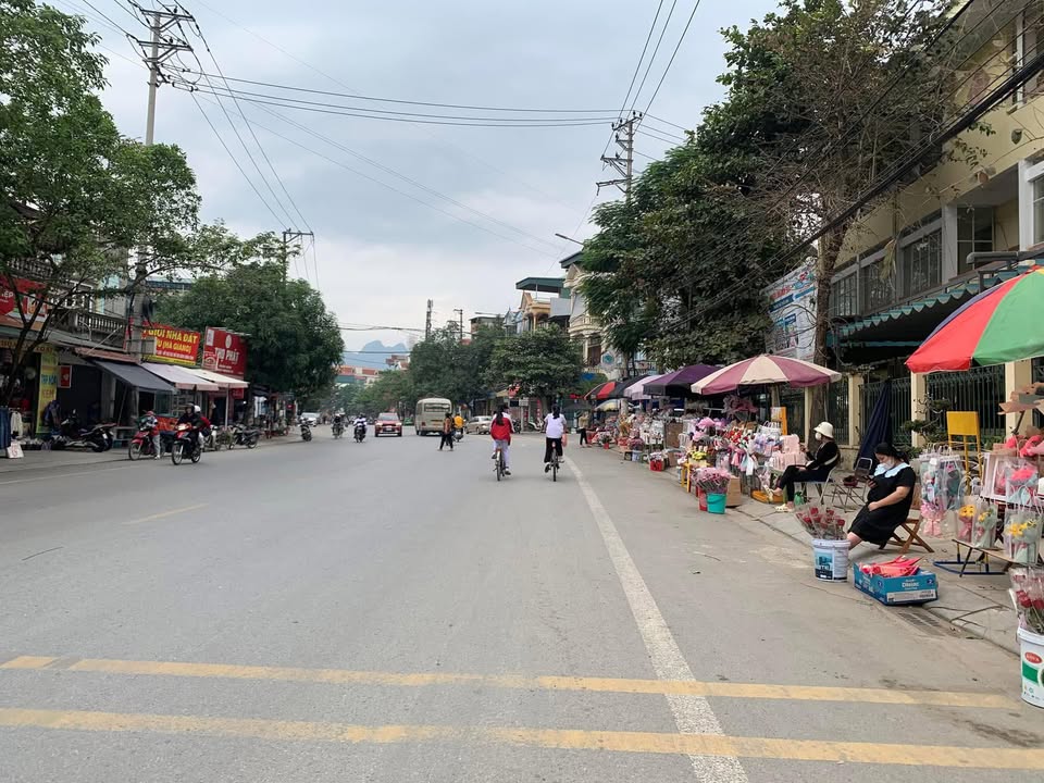 Nhà 2 tầng mặt đường Nguyễn Trãi, Hà Giang 106m² giá 7 tỷ - Đầu tư sinh lời ngay!