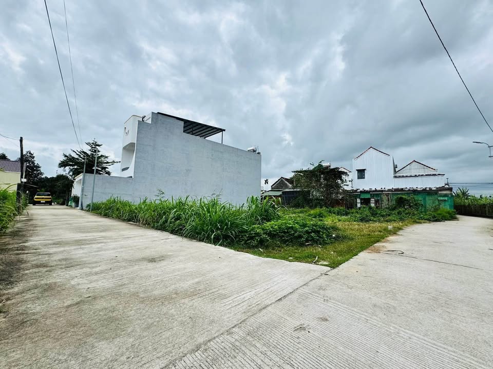 Đất hẻm Trần Bình Trọng, Quảng Ngãi 110m² giá 1.35 tỷ - Lô góc ô tô thông thoáng!