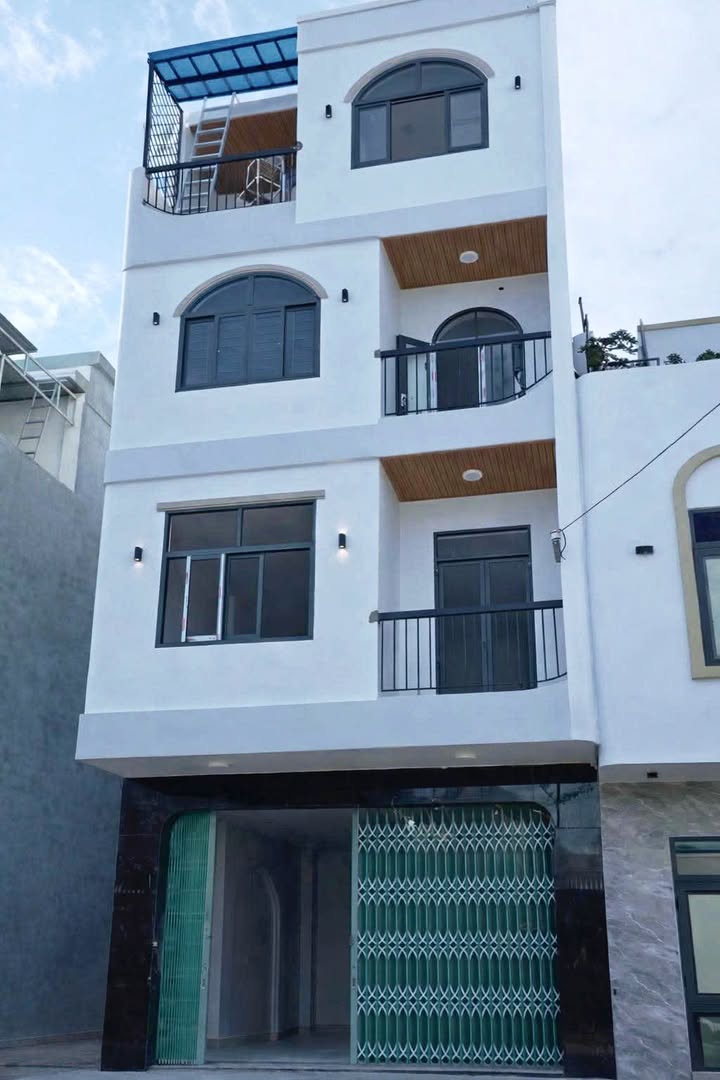 Nhà Mặt Tiền Trần Văn Dũng, Pleiku - 41m² Kinh Doanh Sầm Uất