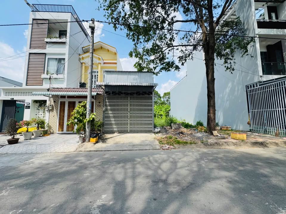 Đất nền đường số 11 KDC Diệu Hiền, Cần Thơ 92m² giá 2.75 tỷ - Tặng nhà kho trên đất!