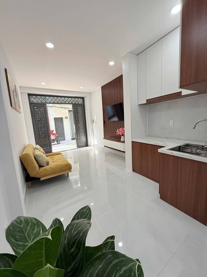 Nhà bán Phạm Văn Chiêu, Gò Vấp 21m² giá 3.88 tỷ - An ninh tốt, tiện ích đầy đủ!