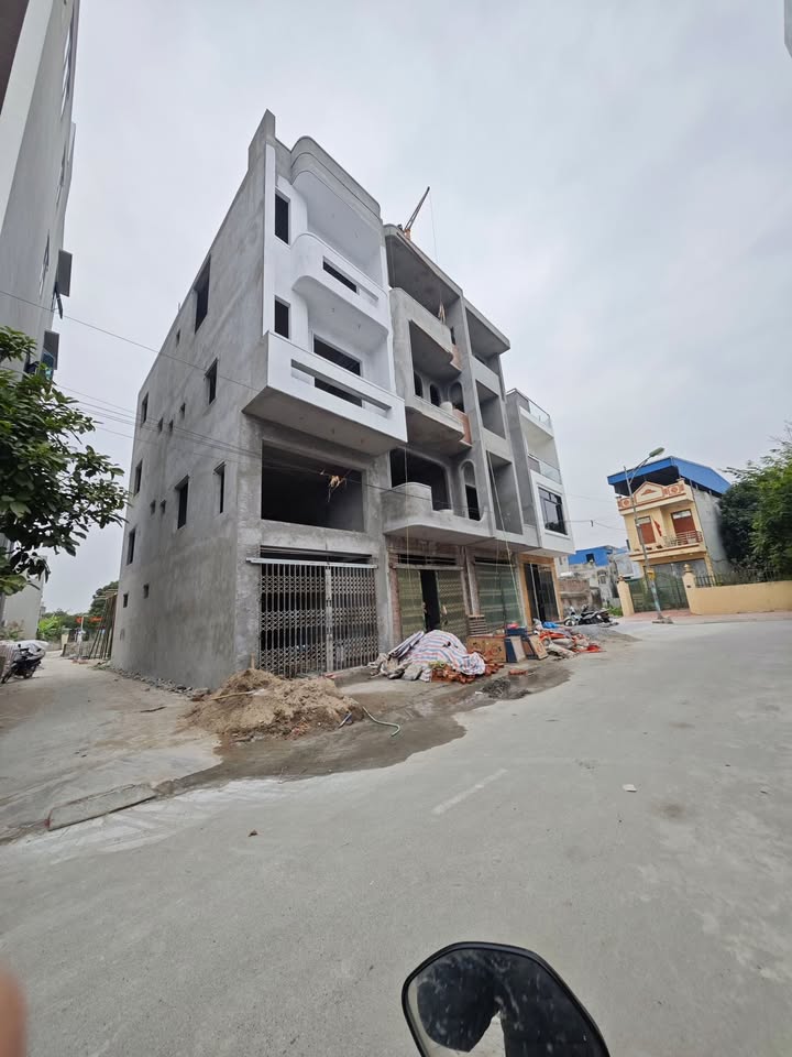 Nhà Lô Góc 4 Tầng Mặt Tiền 4.25m - Đô Thị Bãi Viên, Nam Định Giá 4.85 Tỷ