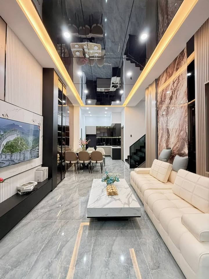 Nhà 2 tầng mặt kiệt K392 Trưng Nữ Vương, Đà Nẵng, 70m² - Gần chợ và nhiều tiện ích!