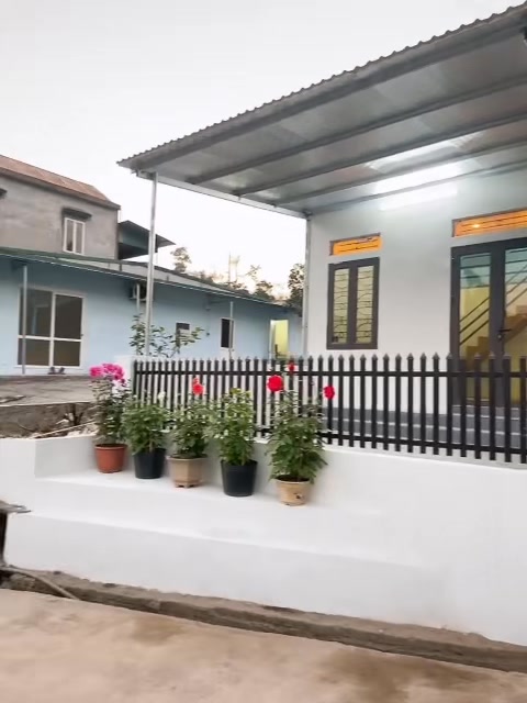 Nhà riêng Phường Mông Dương 180m² giá 600 triệu - Cơ hội sở hữu nhà đẹp gần sân bóng!