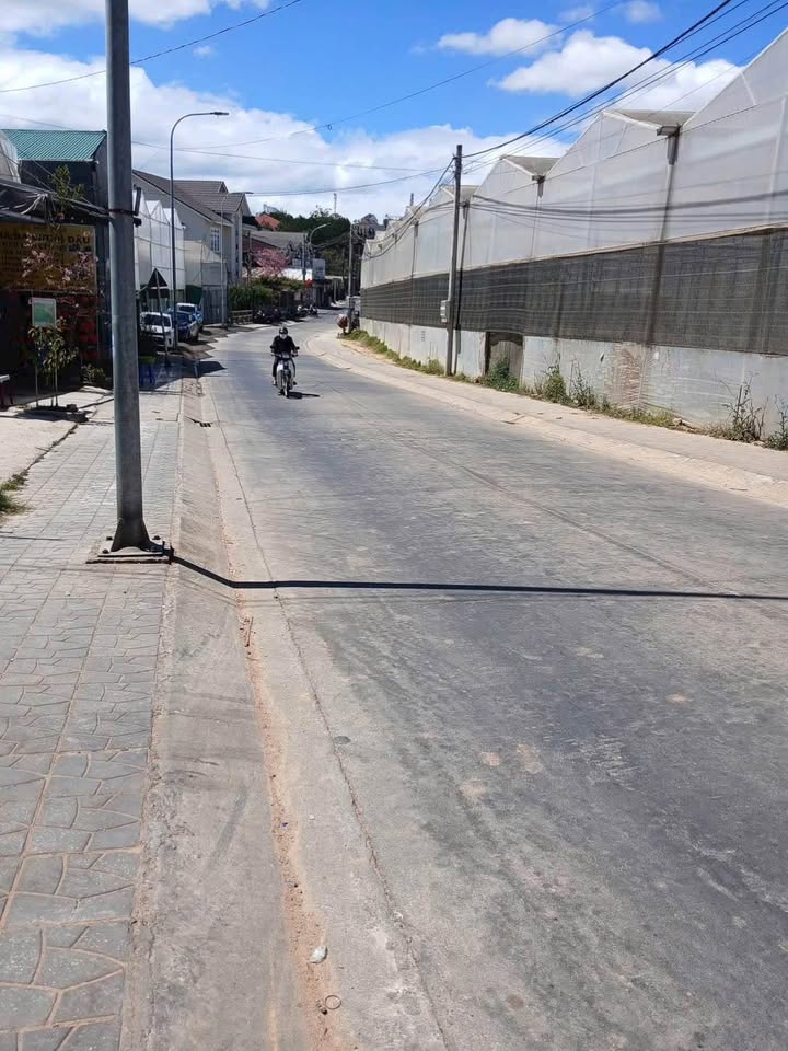 Đất mặt tiền đường Võ Trường Toản, Đà Lạt 140m² - Sổ nông nghiệp 3 nhà, tách sổ dễ dàng!
