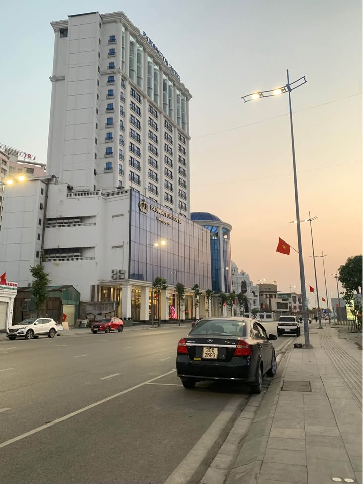 Shophouse Mặt Tiền Kinh Doanh Hạ Long 87m² - Sẵn Sổ Hồng