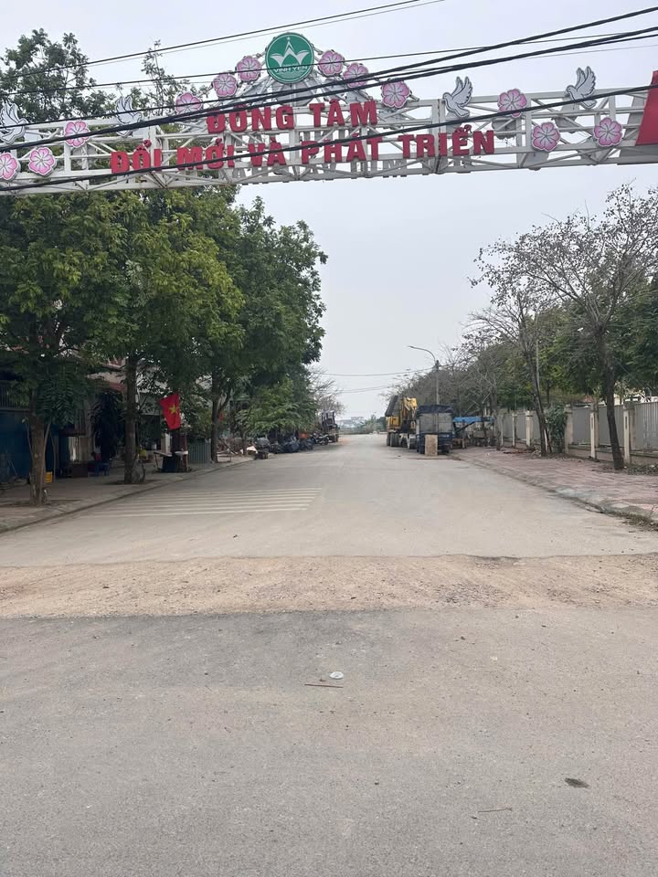 Lô đất dịch vụ Lai Sơn, Vĩnh Phúc 100m² giá 2.7 tỷ - Vị trí đắc địa, pháp lý rõ ràng!