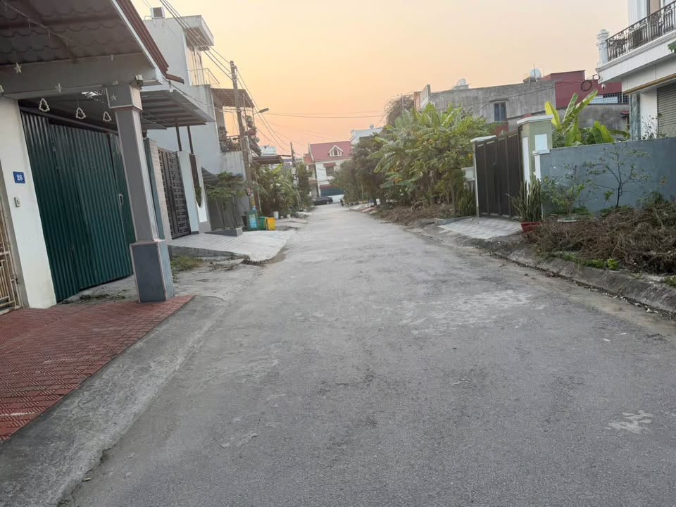 Chung cư Tổ 6 An Dương 92,6m² giá 3.2 tỷ - Sổ đỏ chính chủ