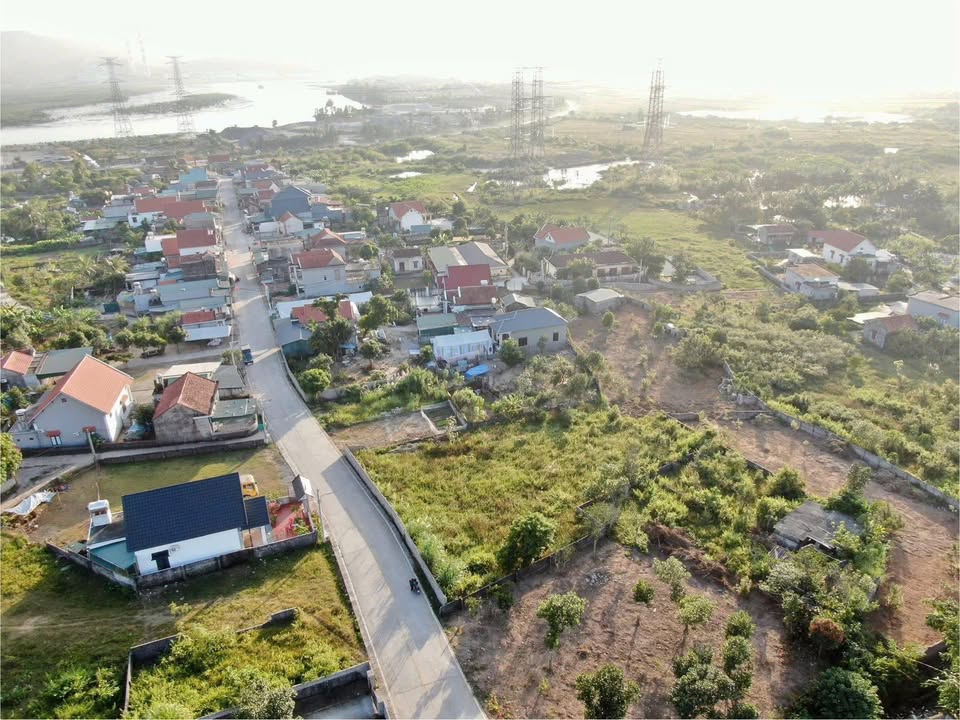Đất nền Thôn 4, xã Thống Nhất, Hạ Long 335m² - Mặt tiền 20m, giá tốt thỏa thuận!