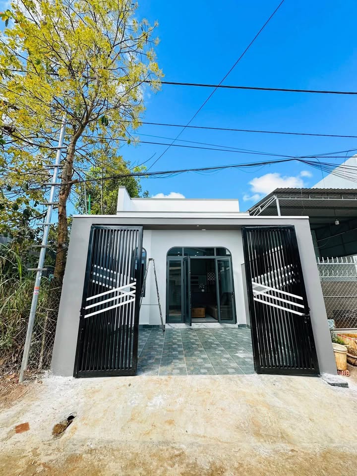 Nhà hẻm Cô Bắc, TP. Kon Tum 90m² giá 1.65 tỷ - Thiết kế hiện đại sẵn sàng ở ngay!