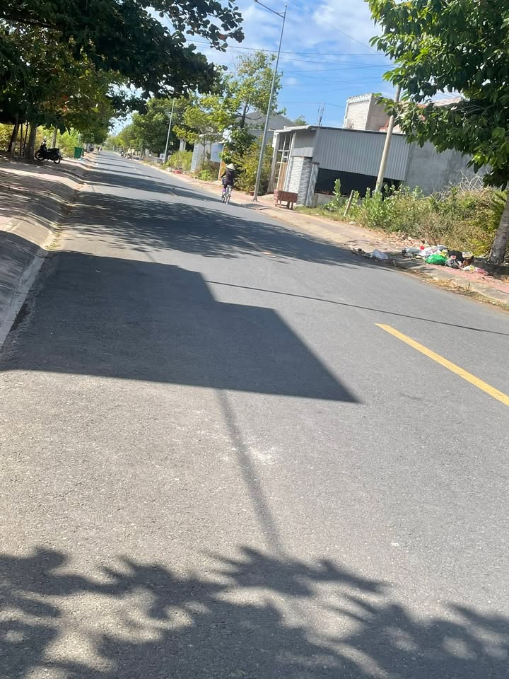 Đất mặt tiền đường 30/4, Duyên Hải, 180m² - Giá thương lượng hấp dẫn!