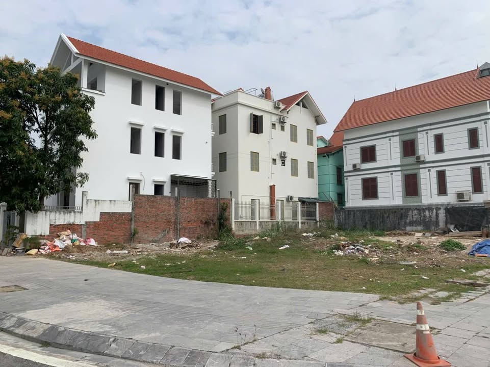 Đất cho thuê mặt biển Cột 5 Hạ Long 300m² - Kinh doanh lý tưởng!