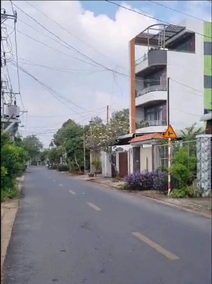 Bán Biệt Thự Vườn + Mặt Tiền Ung Văn Khiêm, Bà Rịa - 531m² Sổ Hồng Riêng