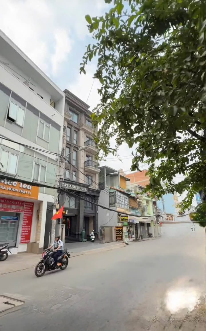 Khách sạn 22 phòng mặt tiền đường số 8 Gò Vấp 125m² - Đầu tư sinh lời ổn định!