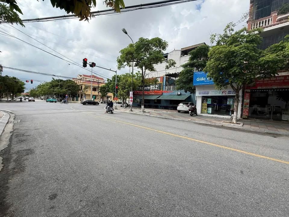 Lô góc FrontHouse đường Trần Phú Thái Bình 61.6m² giá chỉ 1x tỷ - Cơ hội kinh doanh hấp dẫn!