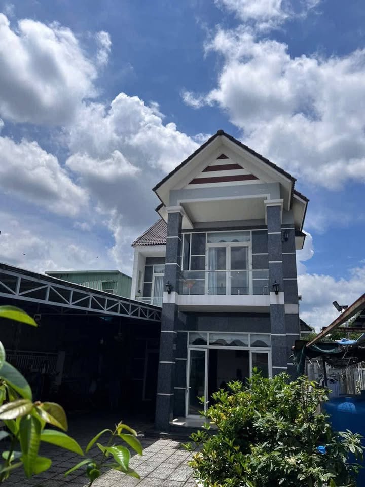 Nhà lầu Tân Thông Hội 530m² giá 9.9 tỷ - Sân rộng, tiện lợi kết hợp sản xuất!