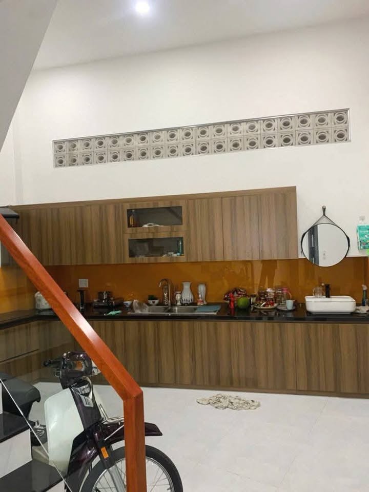 Townhouse CMT8 Quận 10 92m² giá 8 tỷ - Đầu tư sinh lời hấp dẫn!