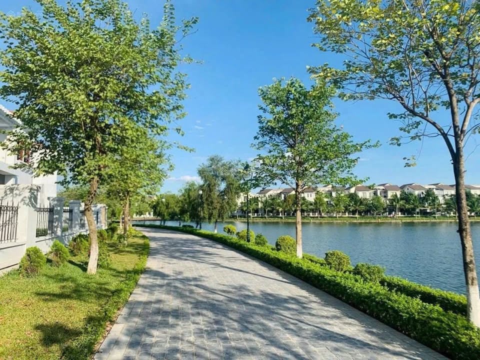 Townhouse Vista Lago - An Khánh 400m² giá 80-99 triệu - Căn góc đẹp nhất khu!