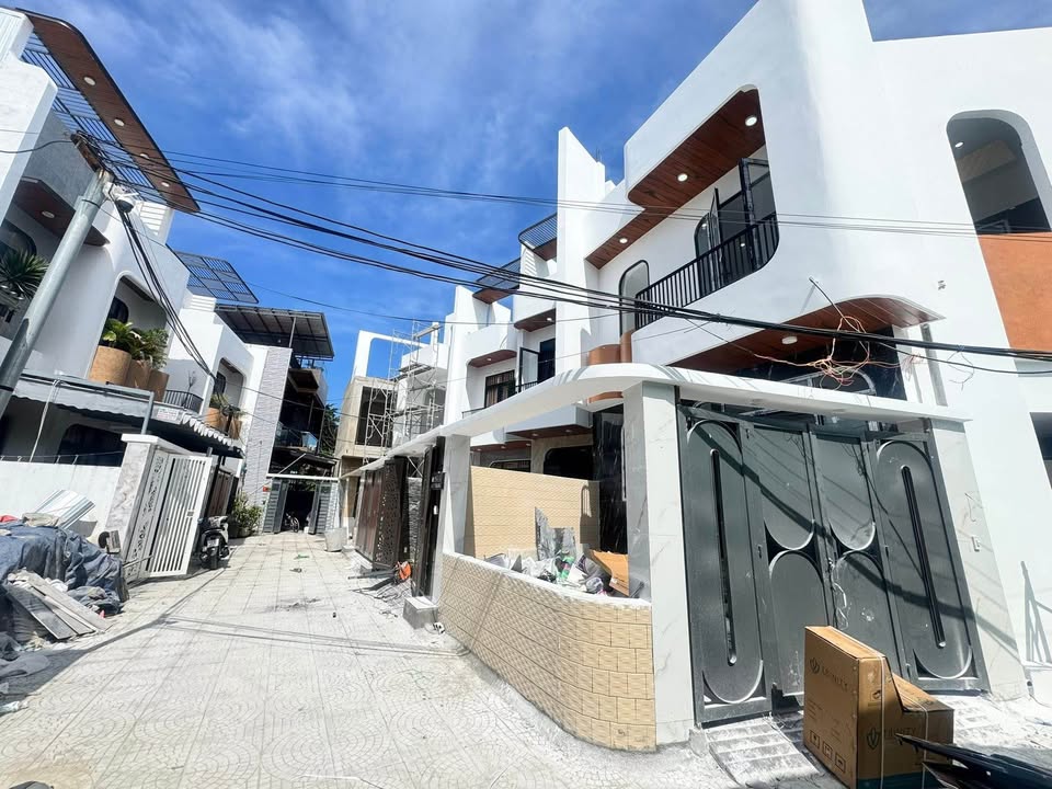 Nhà 2 tầng Đường Tôn Đản, Quận Cẩm Lệ, 90m² giá 4 tỷ - Thiết kế hiện đại, đầy đủ nội thất