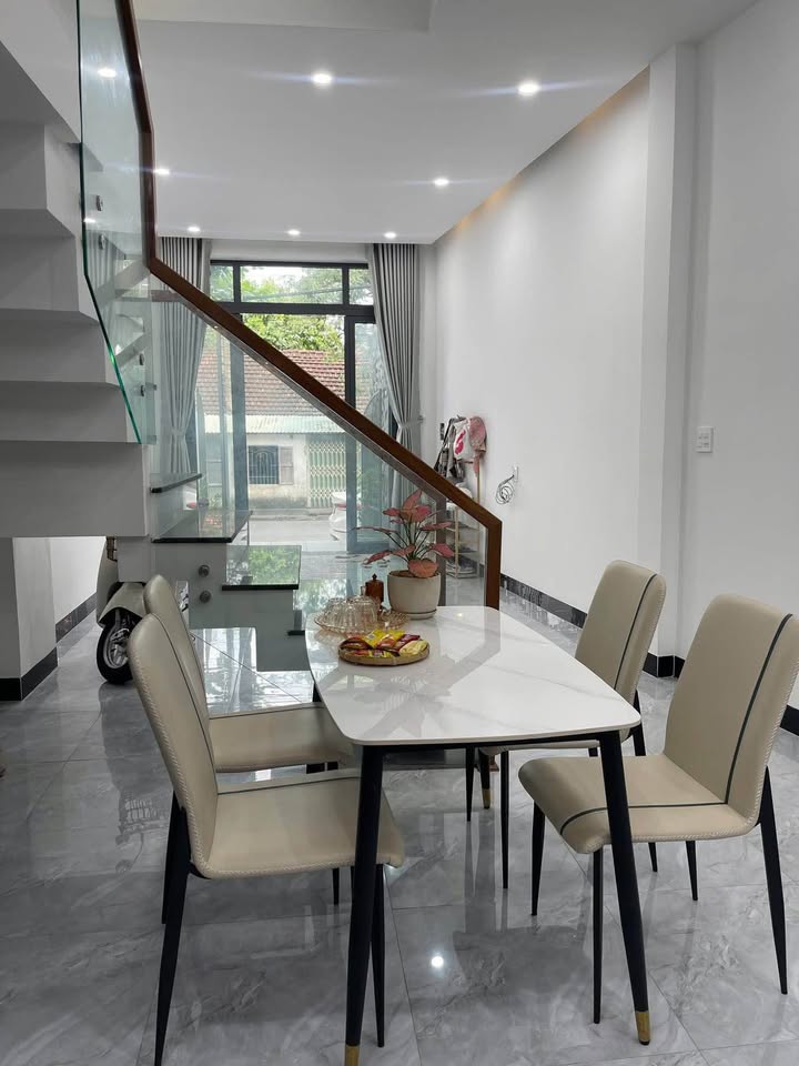 Nhà mặt tiền Nguyễn Công Trứ, Tuy Hòa, 67m² giá 3.75 tỷ - Chính chủ bán gấp!
