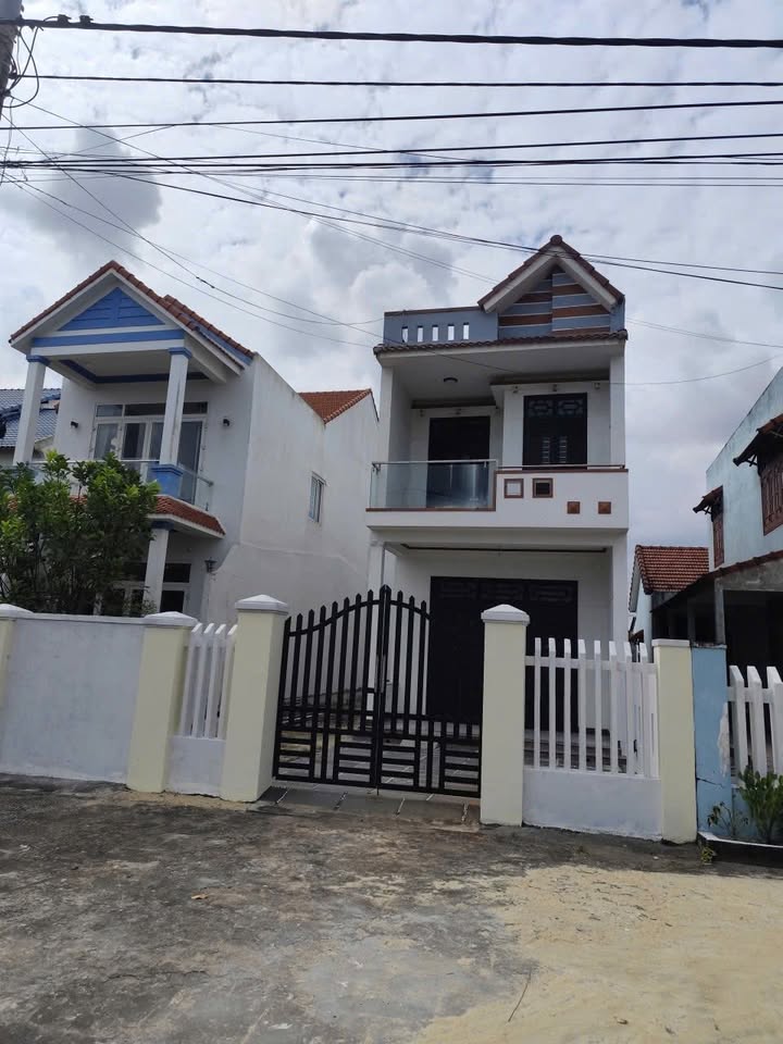 Nhà 2 tầng hướng Đông, đường 21, Huyện Điện Bàn, 200m² giá chỉ 5 tỷ - Đối diện KS Nam Hải!