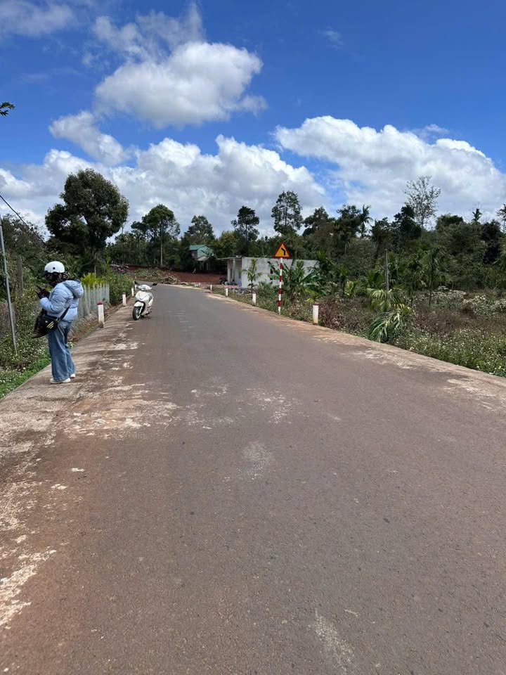 Đất mặt tiền 24m Buôn Kamleo - Giá chỉ 950 triệu - Cơ hội đầu tư tuyệt vời!