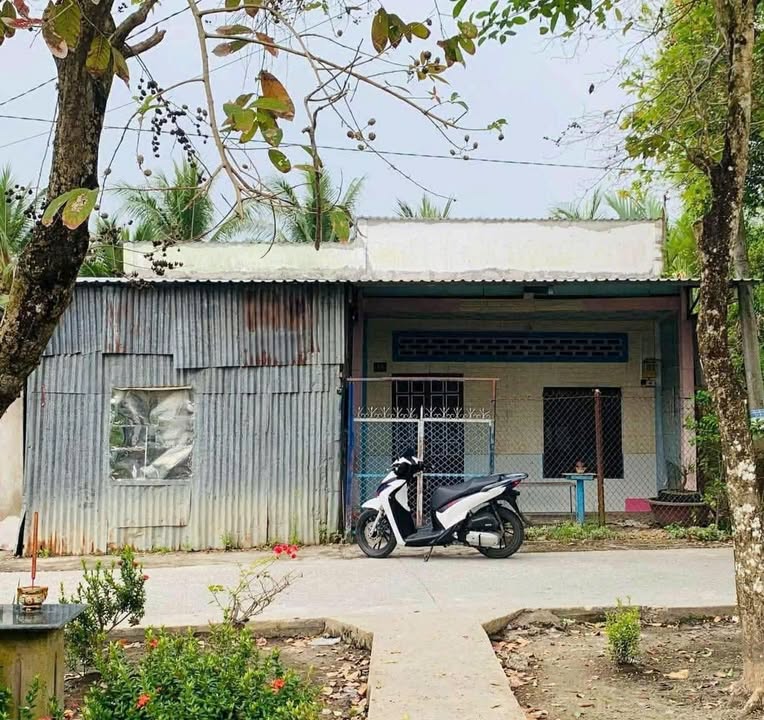 Nhà và đất xã Mỹ Tú 72m² giá chỉ 350 triệu - Cơ hội vàng cho nhà đầu tư!