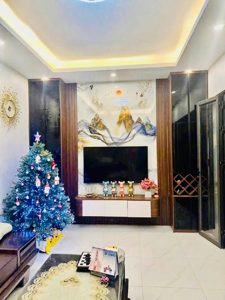 Nhà đẹp 32m² tại Quận Hà Đông giá chỉ 4 tỷ - Gần chợ và trường học!