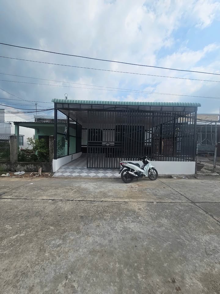 Nhà mặt tiền Tạ Uyên, Rạch Giá 122m² giá 1.6 tỷ - Đầu tư sinh lời cao!