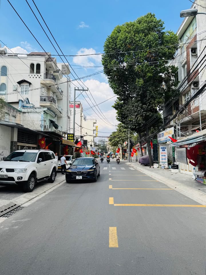 Nhà mặt tiền Nguyễn Tuyển, Bình Trưng Đông 125m² giá 25.5 tỷ - Đầu tư sinh lời!