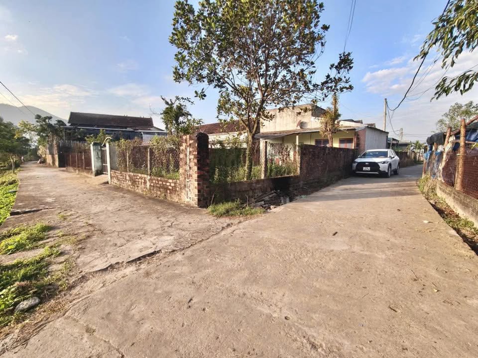 Đất liền kề Quốc lộ 19, An Nhơn 90m² giá 300 triệu - Cơ hội vàng cho gia đình trẻ!