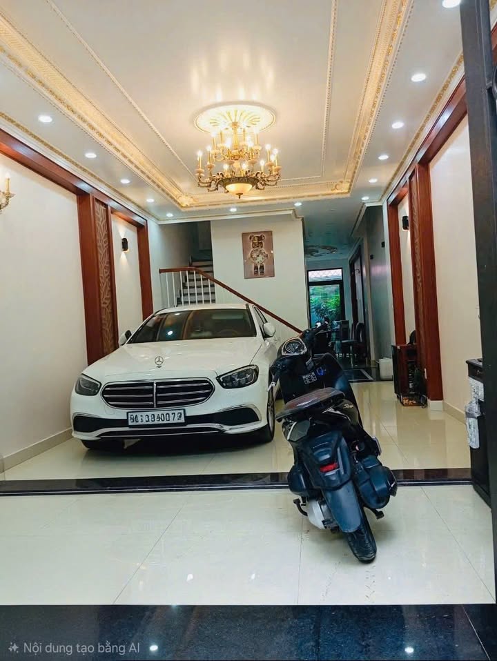 Nhà phố Quán Nam, Hải Phòng 90m² giá 10 tỷ - Có thang máy, ô tô đỗ cửa!