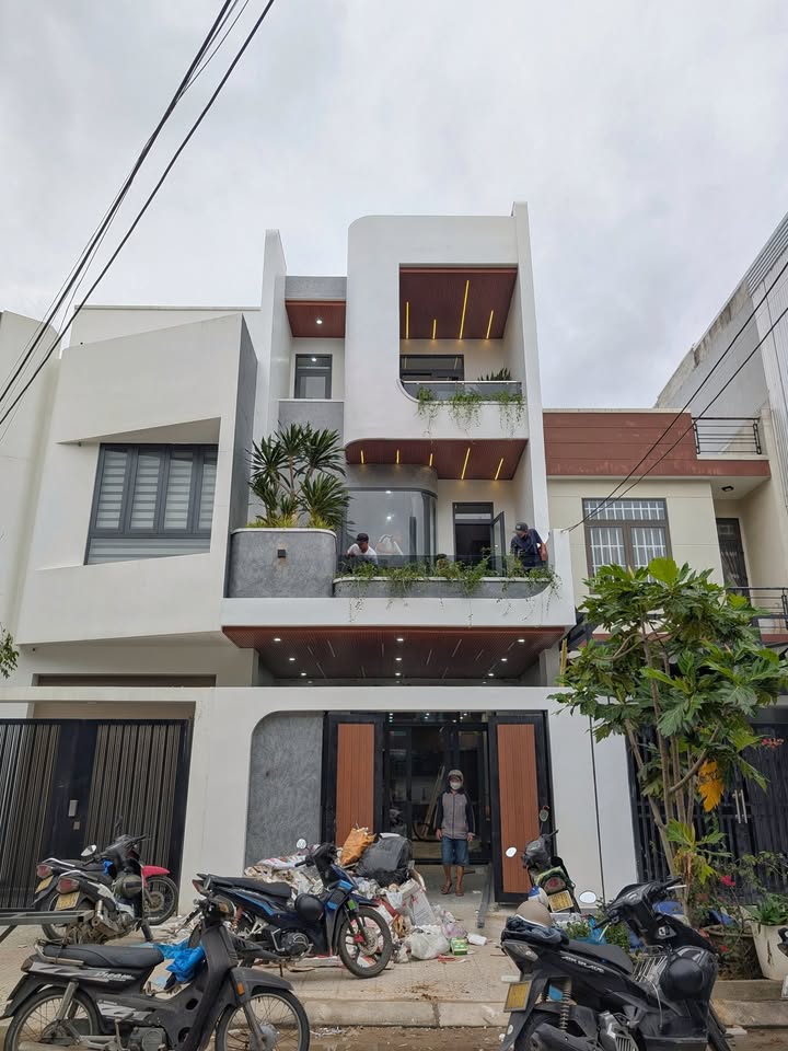 Nhà đẹp 4PN tại Phường Hòa Xuân, 100m² - Không lo ngập nước, không tắc đường!