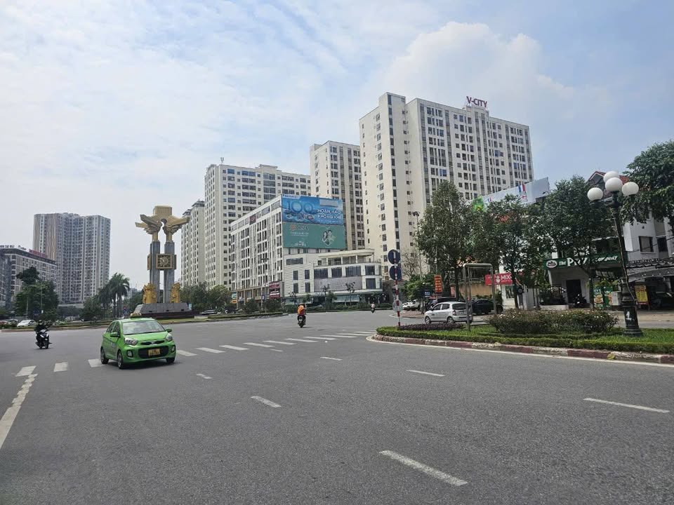 Biệt thự Townhouse 3,5 tầng mặt đường Lê Thái Tổ 200m² giá thỏa thuận - Cơ hội đầu tư hấp dẫn!