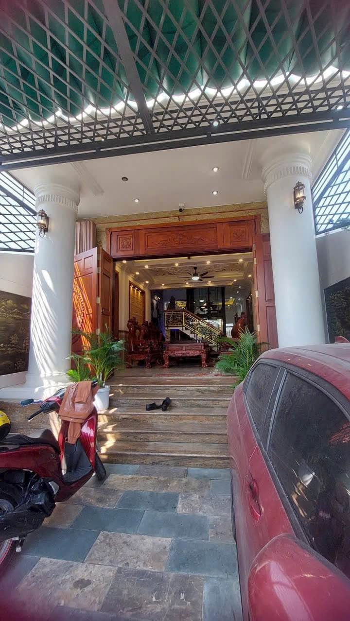 Biệt thự mini Tân Đông Hiệp, Dĩ An 188m² giá 11 tỷ - Thiết kế hiện đại, thang máy sang trọng!