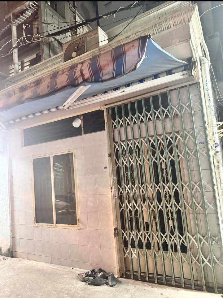 Nhà riêng tại Quận 11, 70m² giá 7 tỷ - Hẻm xe hơi thông thoáng!