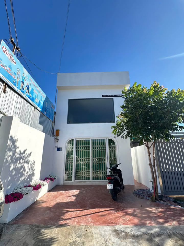 Nhà mặt tiền hẻm 78 Y Moal, 110m² giá 4.95 tỷ - Kinh doanh tiềm năng!